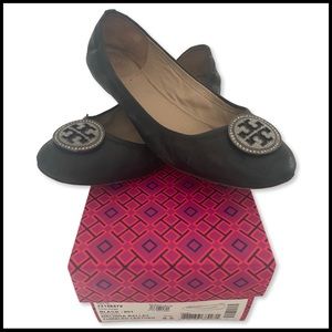 TORY BURCH BLACK BALLET FLATS in BOX w/ SILVER MEDALLION Size 8.5